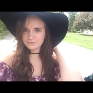 Meet your Posher, Christina